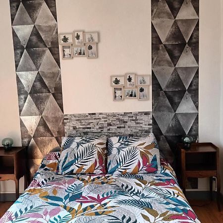 Appartement chaleureux de 82M2 proche de Vulcania Pontaumur Extérieur photo