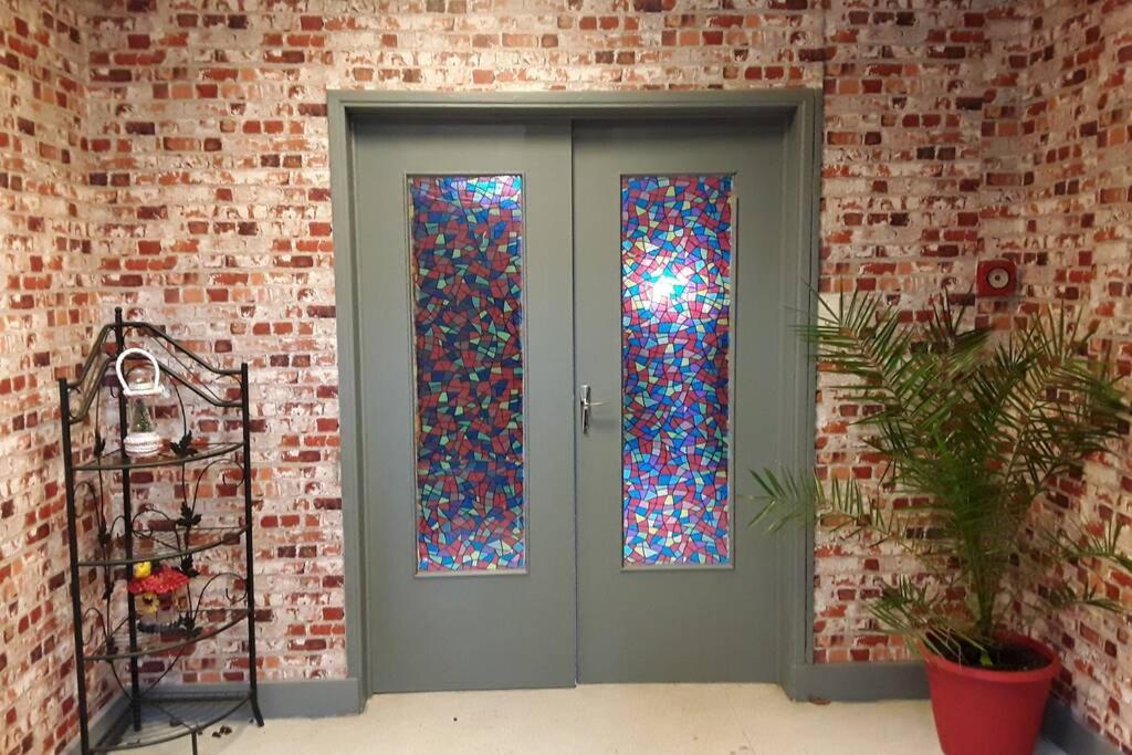 Appartement chaleureux de 82M2 proche de Vulcania Pontaumur Extérieur photo