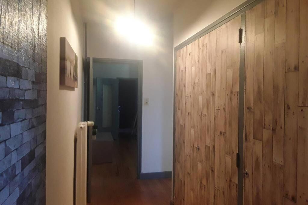 Appartement chaleureux de 82M2 proche de Vulcania Pontaumur Extérieur photo